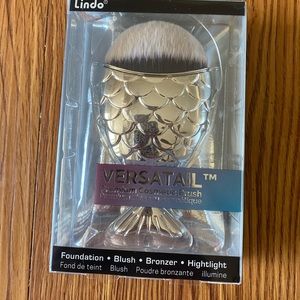 Makeup brush